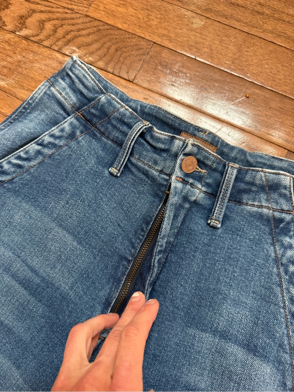 MOTHER Denim The Major Zip Skimp High Rise Jeans in Medium Blue Wash - Picture 4 of 15
